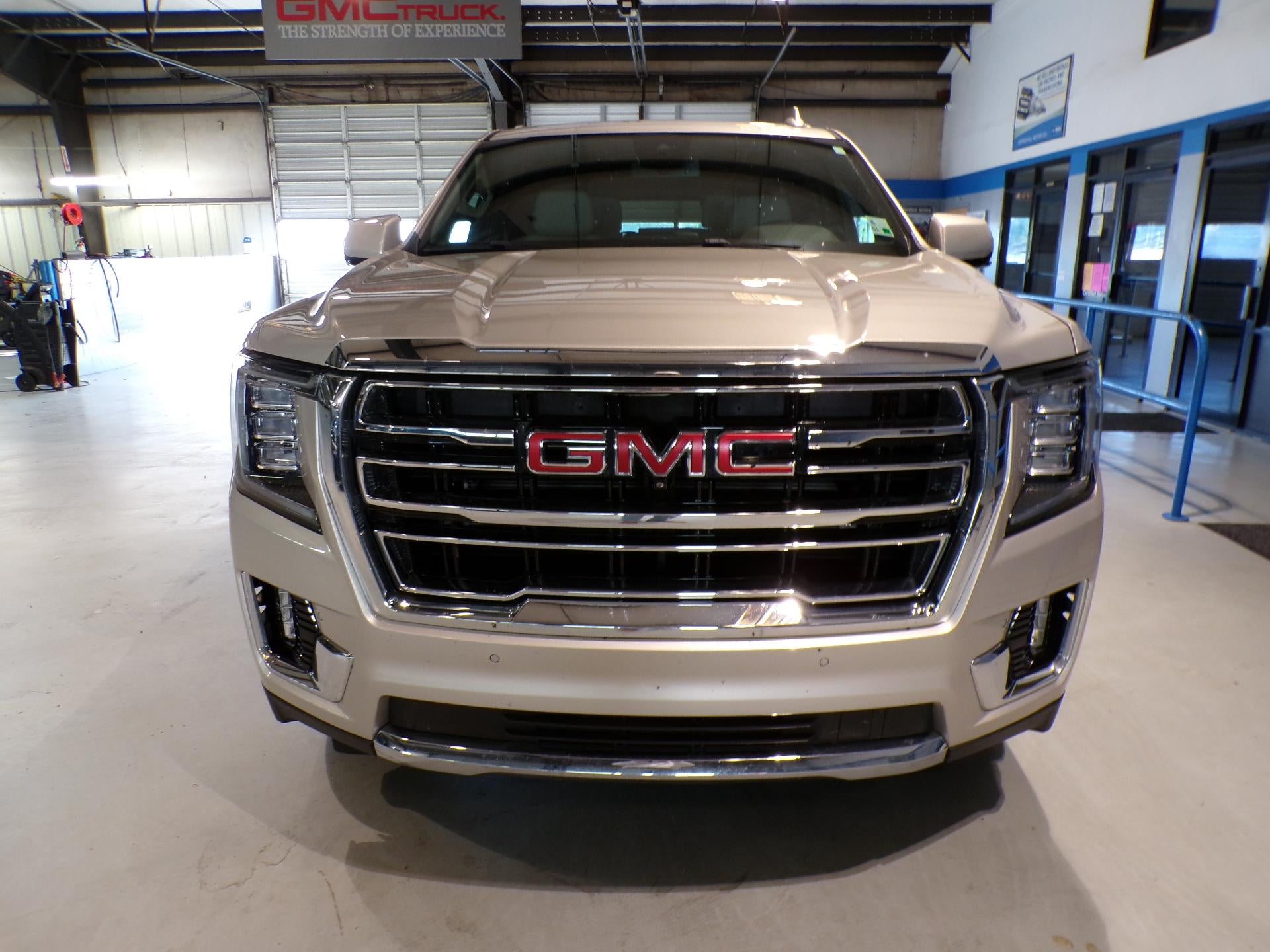 2024 GMC Yukon SLT