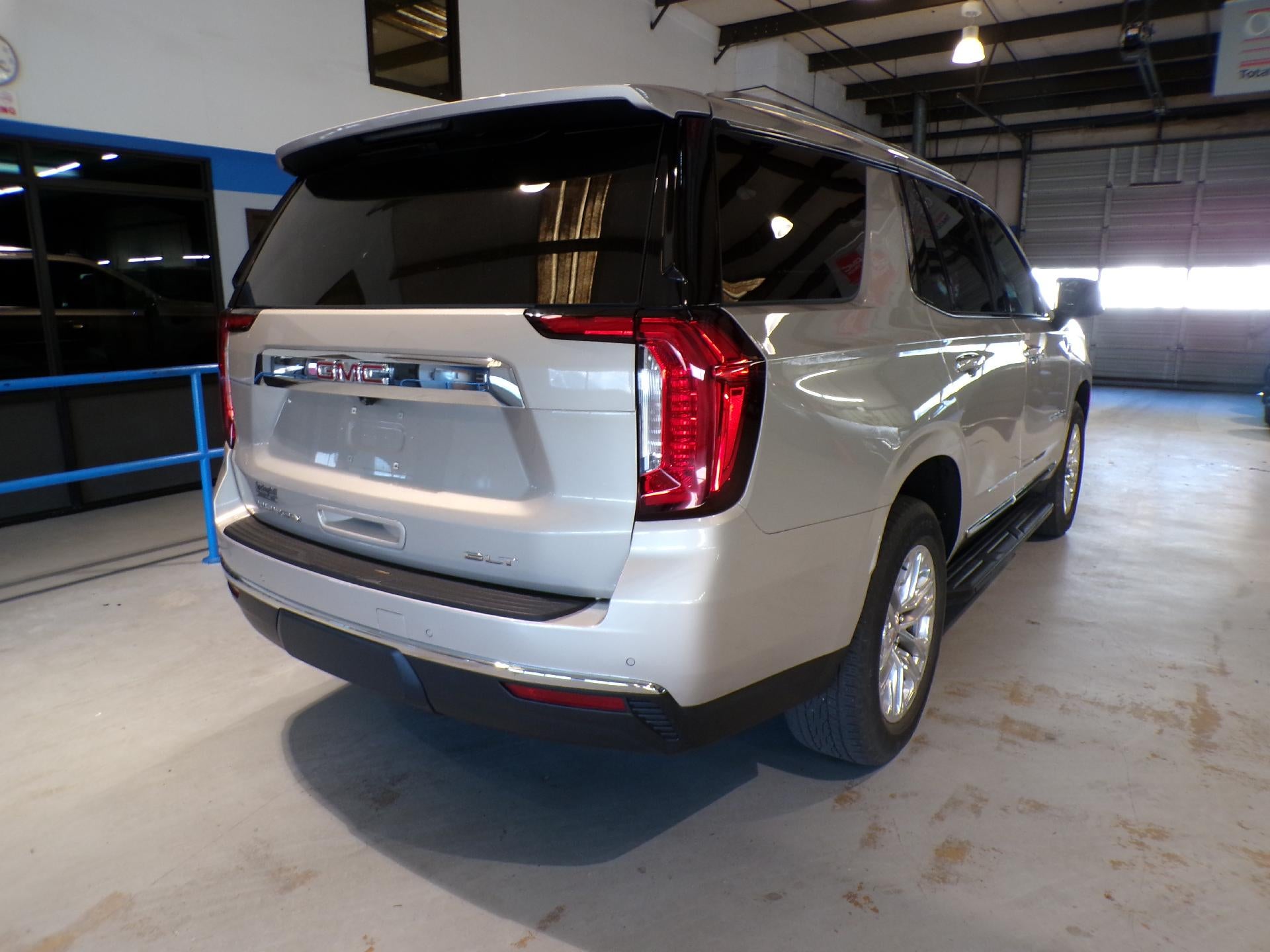 2024 GMC Yukon SLT