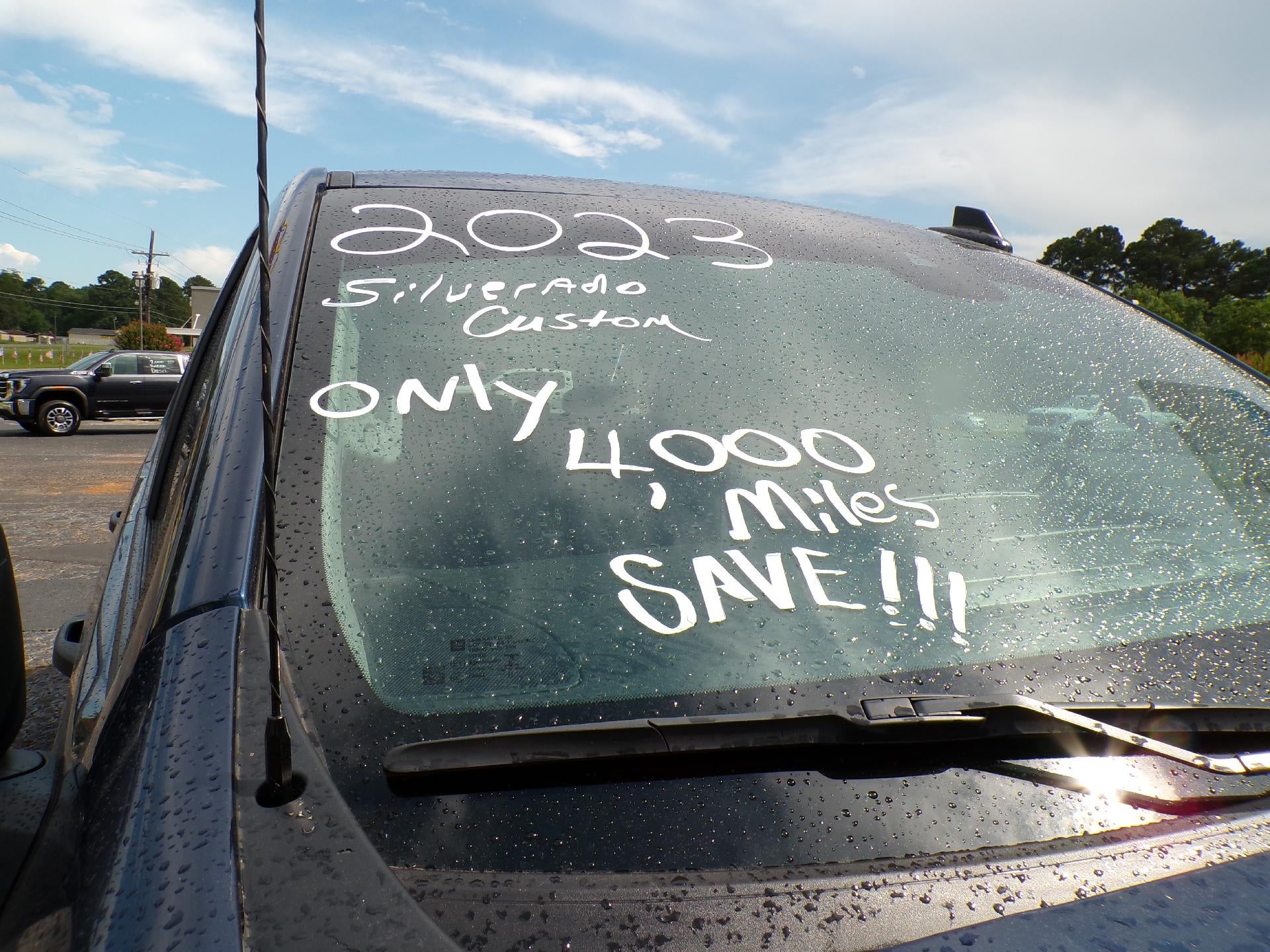 2023 Chevrolet Silverado 1500 Custom