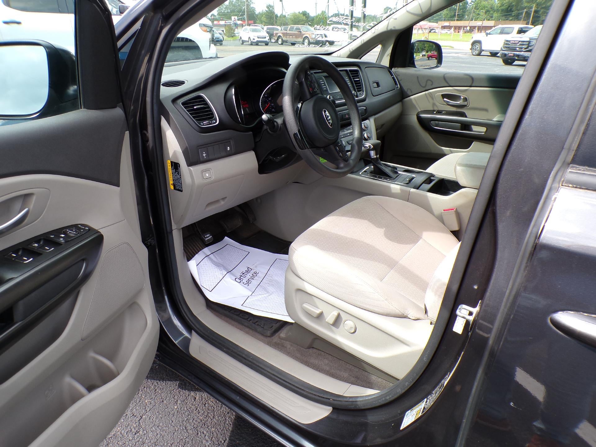 2017 Kia Sedona LX