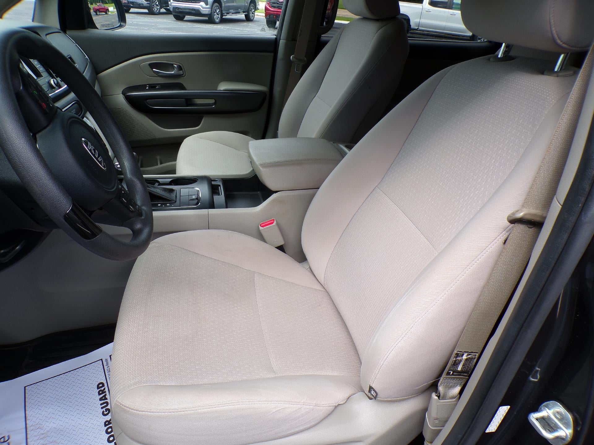 2017 Kia Sedona LX